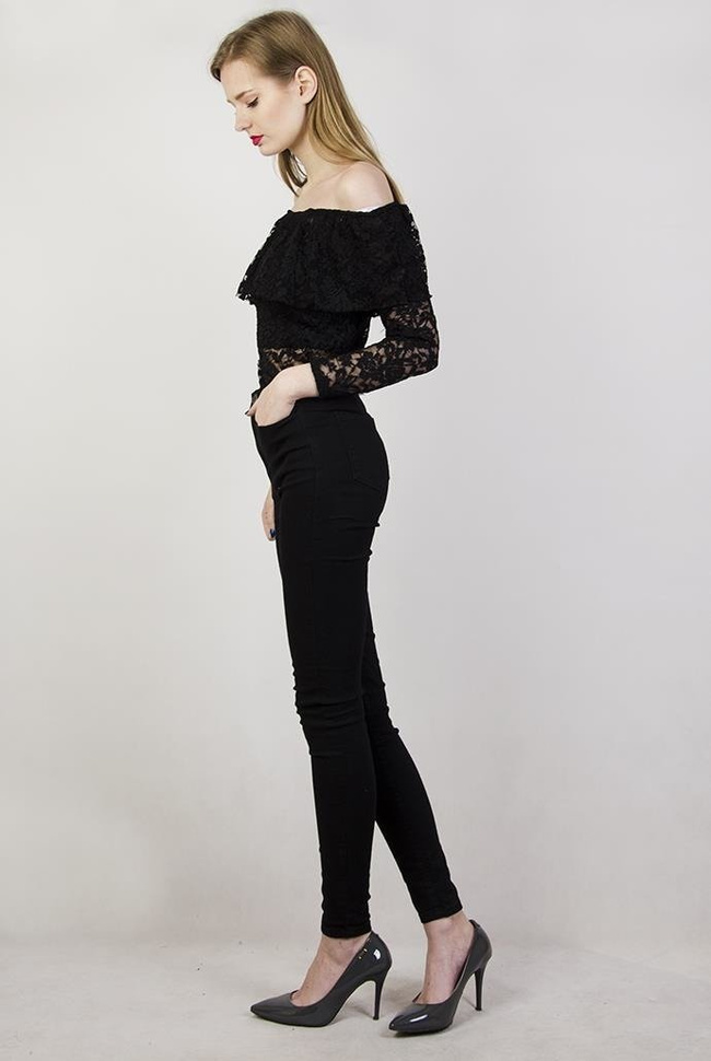 Koronkowe czarne body z hiszpańskim dekoltem