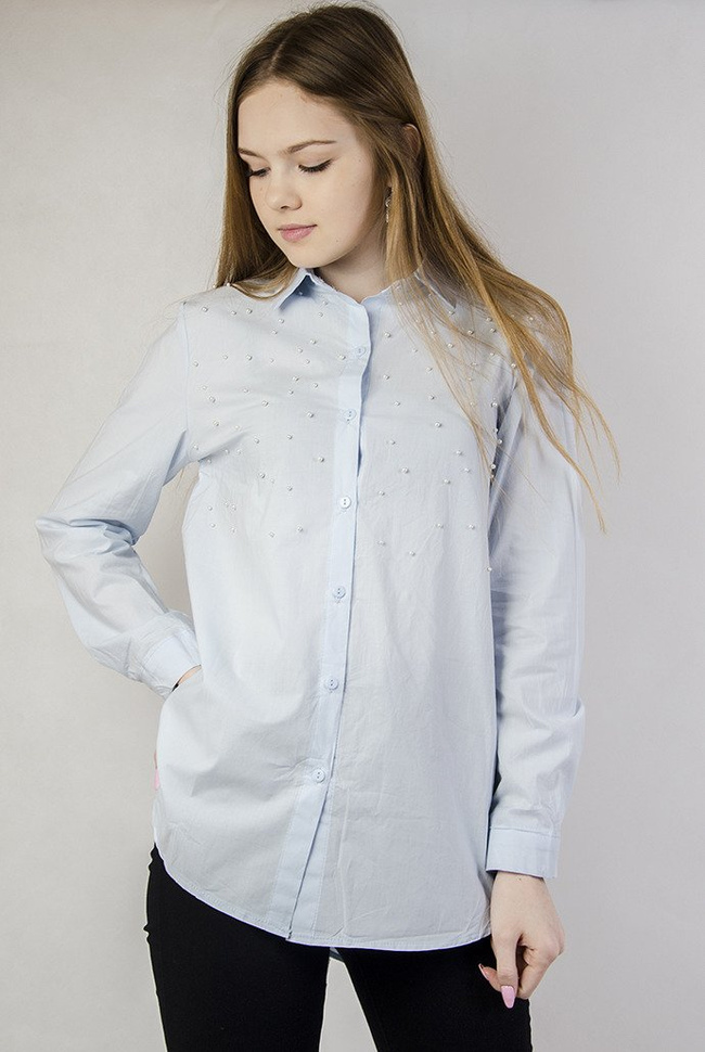 Jasnoniebieska koszula z koralikami