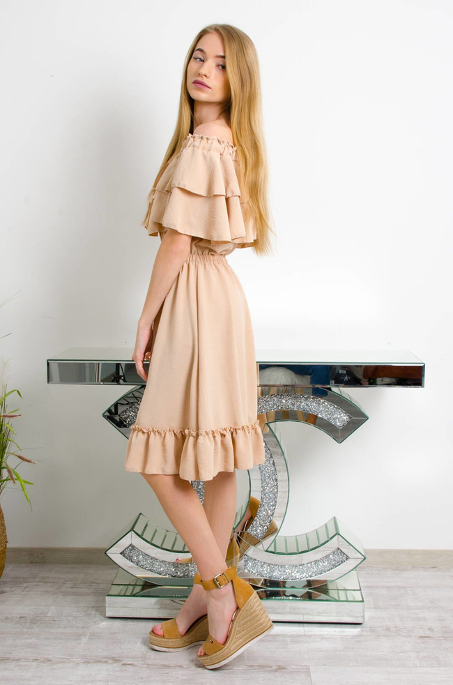 BEŻOWA SUKIENKA HISZPANKA Z FALBANKĄ 