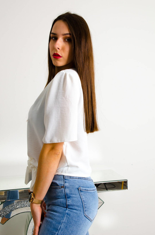 BIAŁA BLUZKA ZAPINANA NA GUZIKI Z WIĄZANIEM