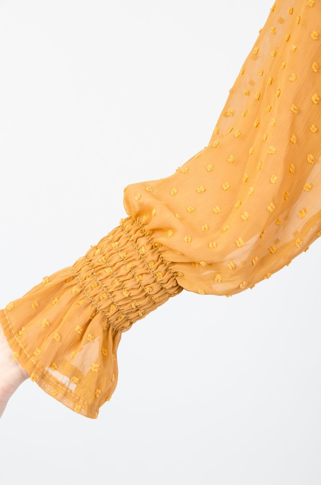 SZYFONOWA BLUZKA W KROPKI W KOLORZE BRĄZOWYM 