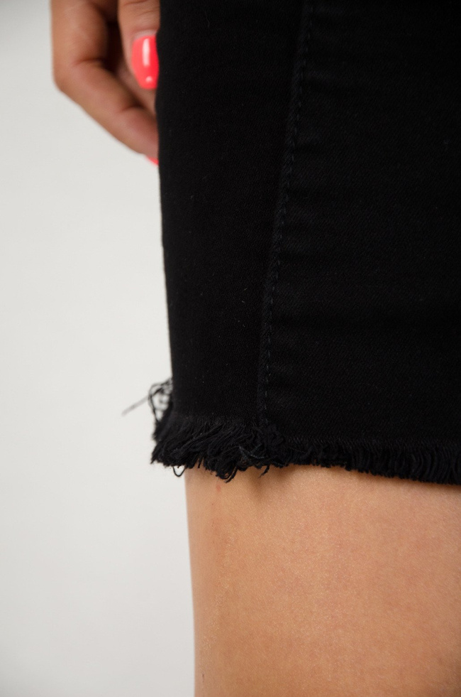 Czarna spódniczka jeansowa z guzikami