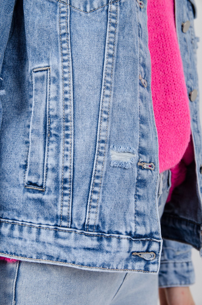 Kurtka jeansowa z przetarciami