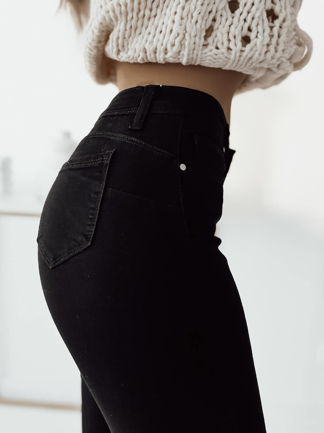 CZARNE PRZYLEGAJĄCE SPODNIE PUSH UP