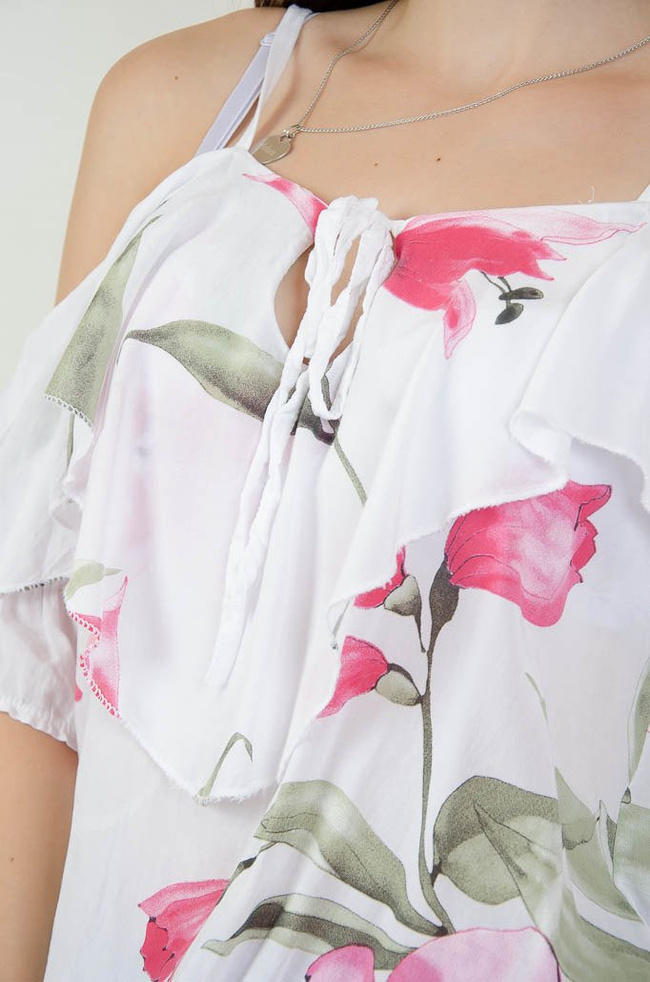 BIAŁA BLUZKA W KWIATY Z WYCIĘTYMI RAMIONAMI