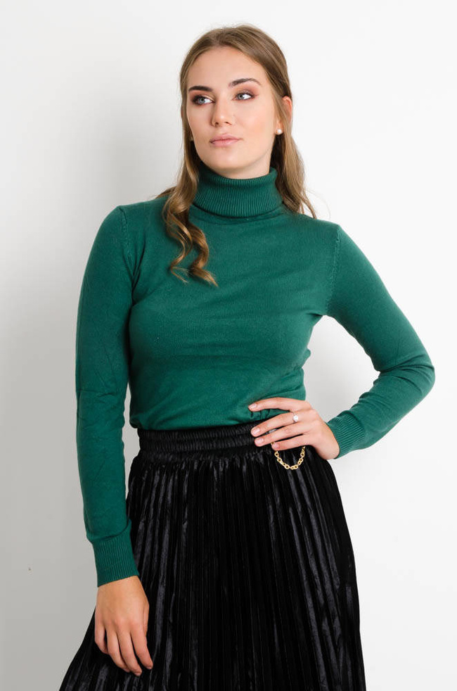 ZIELONY GŁADKI GOLF Z PRĄŻKOWANYM ZAKOŃCZENIEM