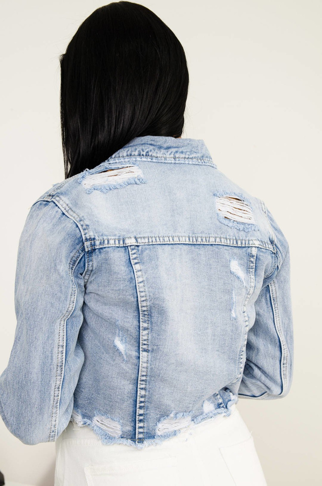 KRÓTKA KURTKA JEANSOWA Z SZARPANIEM I PRZETARCIAMI