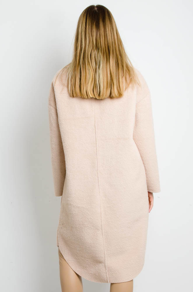 BEŻOWY PŁASZCZ ALPAKA Z KIESZONKAMI