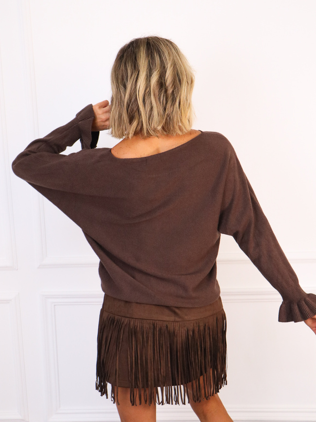 SWETER Z FALBANKAMI PRZY RĘKAWACH- CZEKOLADOWA