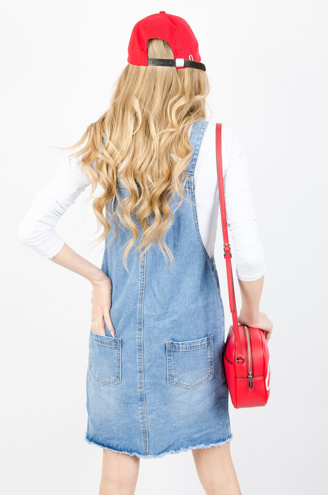 JEANSOWA SUKIENKA OGRODNICZKA Z SZARPANIEM NA DOLE