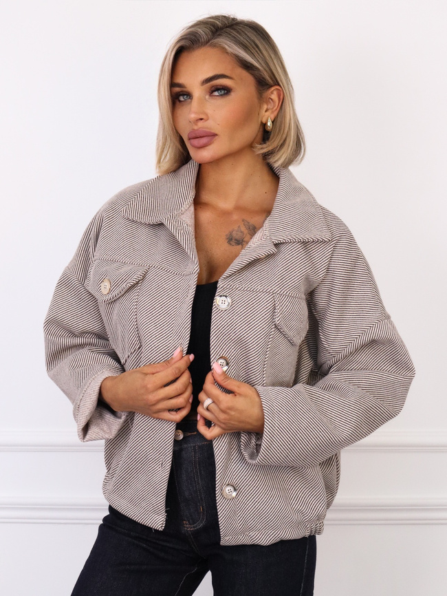 KURTKA OVERSIZE BEŻOWA W BRĄZOWE PASKI ZE ŚCIAGACZEM NA DOLE