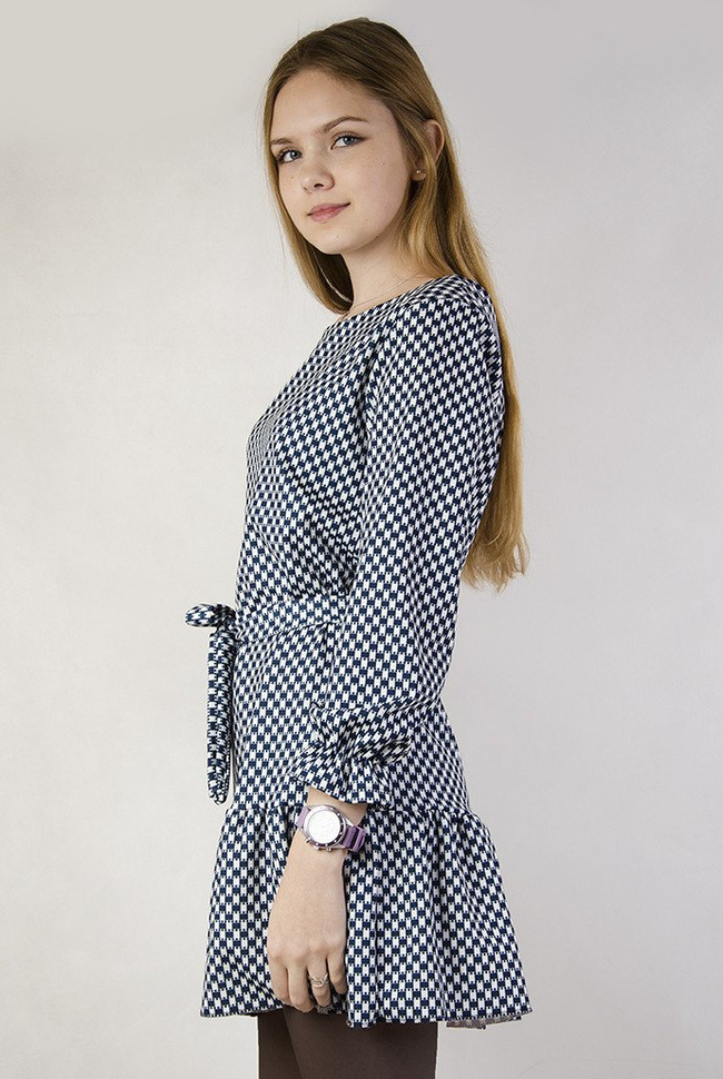 Sukienka w granatowo-białe wzory