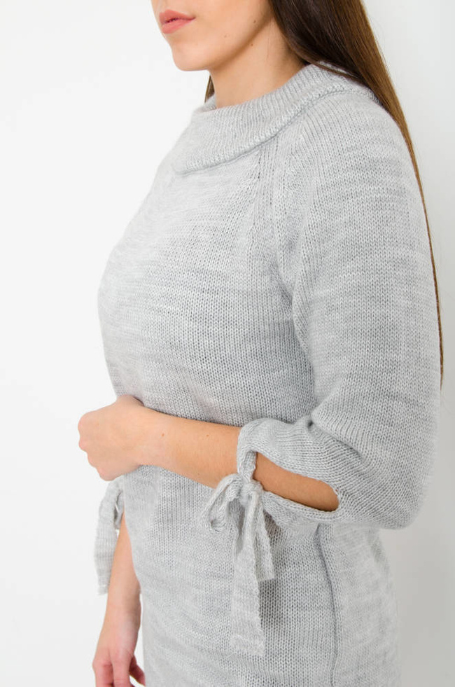 SZARY SWETER ZE WSTAŻKĄ NA RĘKAWIE 