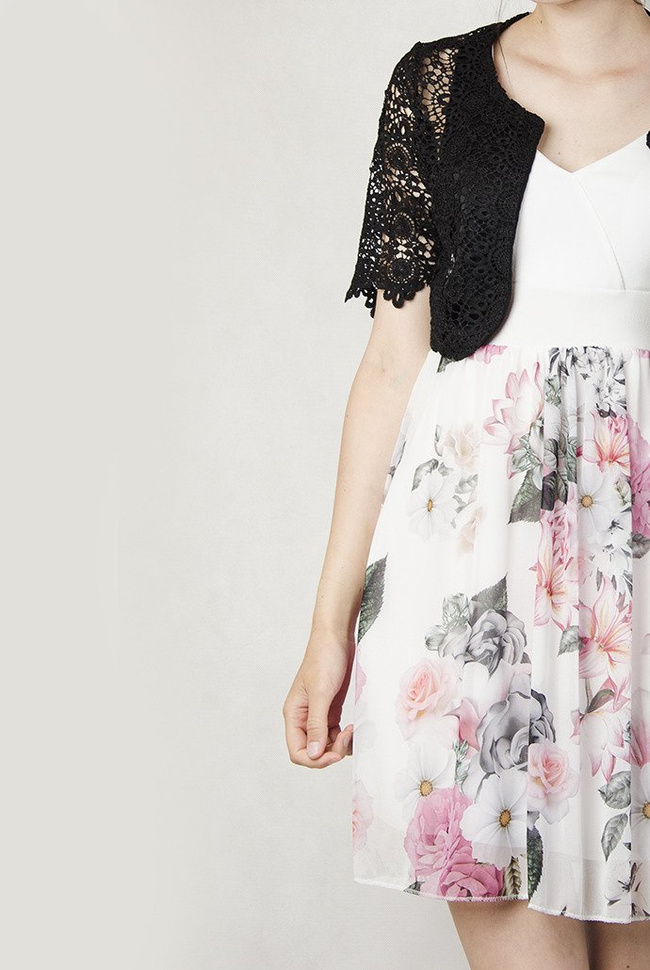 Czarna narzutka bolerko