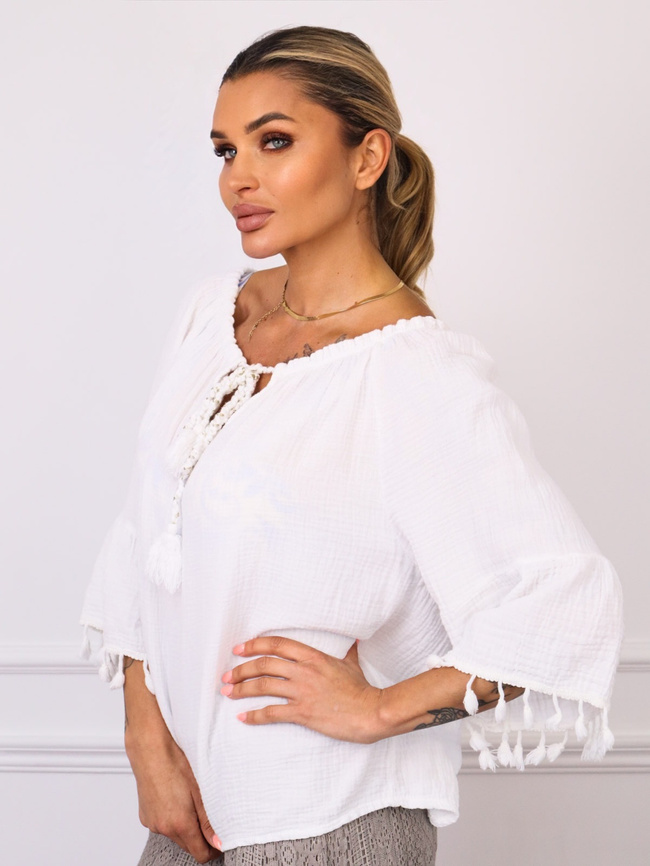 BLUZKA Z WIĄZANIEM I FRĘDZLAMI PRZY RĘKAWACH- BIAŁA