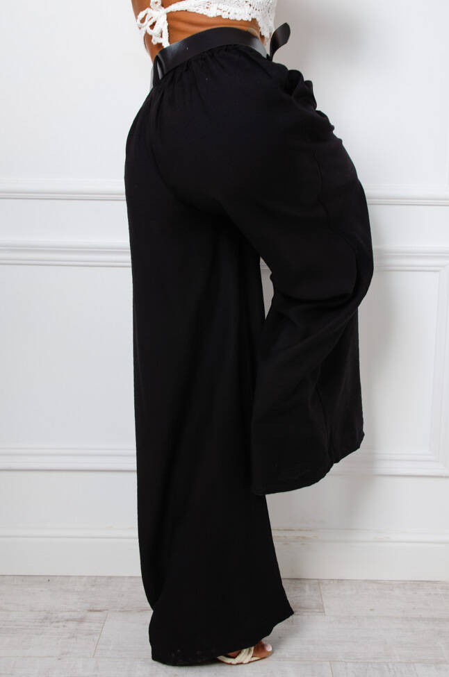 SZEROKIE SPODNIE ONE SIZE Z KIESZENIAMI I PASKIEM- CZARNE