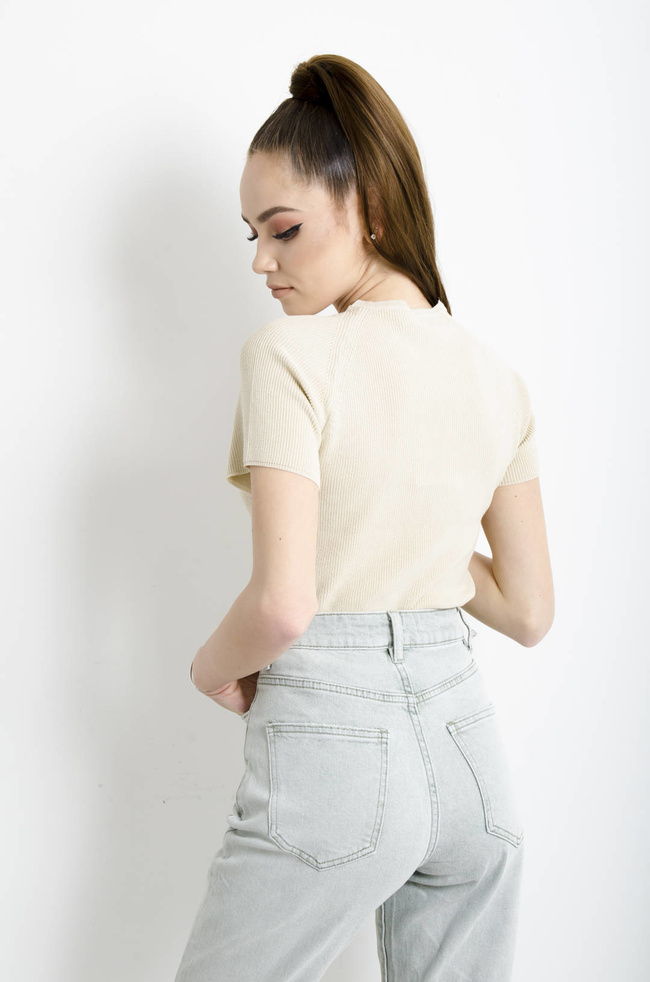 T-SHIRT SWETERKOWY W KOLORZE BEŻOWYM