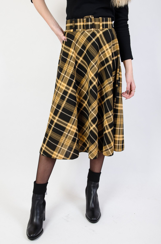 Żółta rozkloszowana spódnica w kratę z paskiem