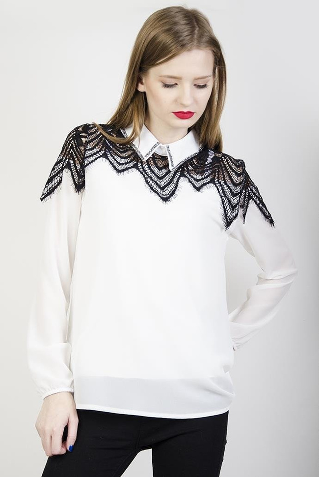 Biała koszula z czarnym, ażurowym zdobieniem
