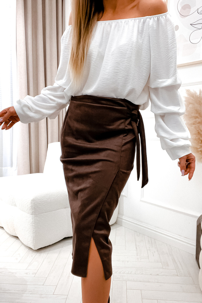 WELUROWA SPÓDNICA MIDI Z OZDOBNYM WIĄZANIEM- BRĄZOWA