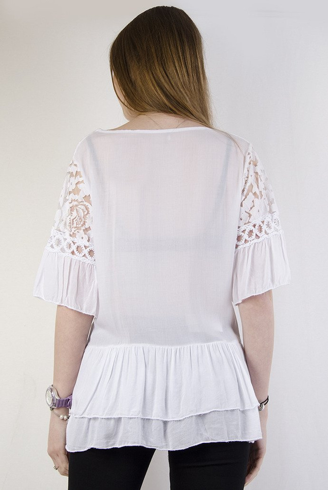 Biała bluzka z falbaną