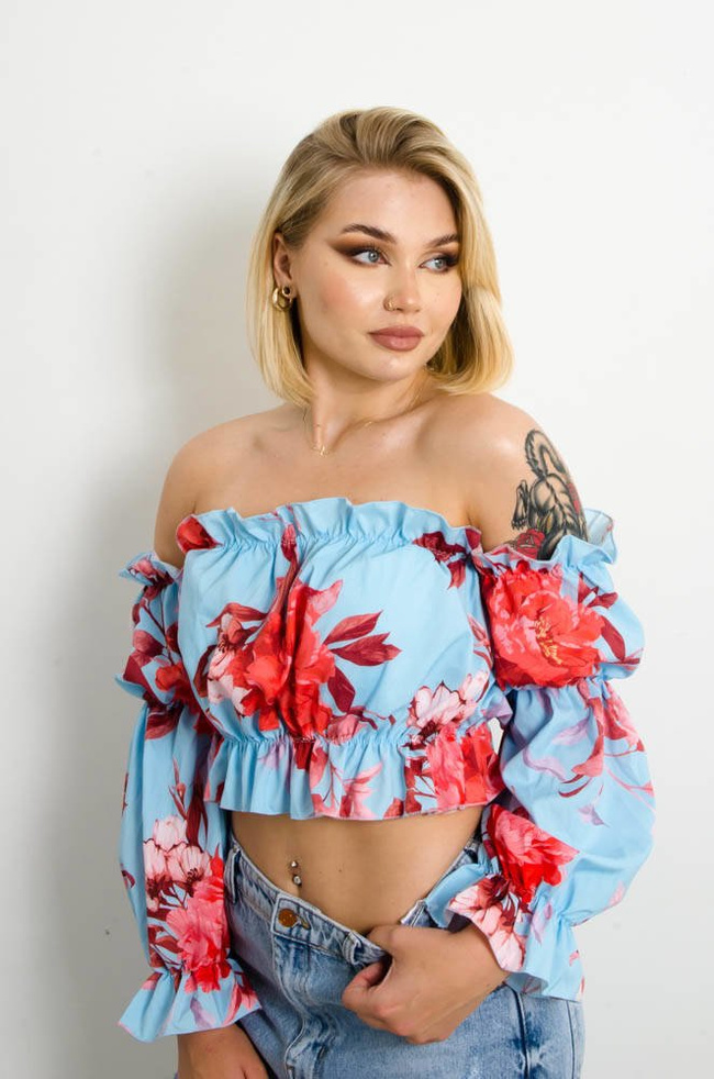 NIEBIESKA HISZPANKA CROP TOP W KWIATY
