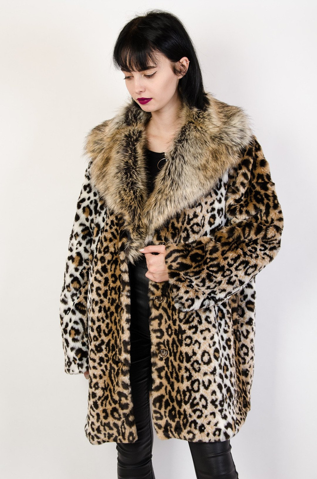Sztuczne futro panterka z kołnierzem