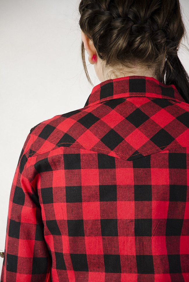 Koszula w czerwono - czarną kratę