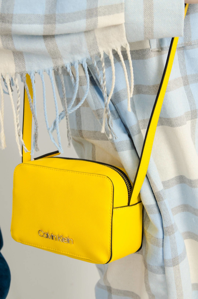 DŁUGA BAWEŁNIANA KOSZULA W KRATĘ Z FRĘDZLAMI BIAŁO-NIEBIESKA