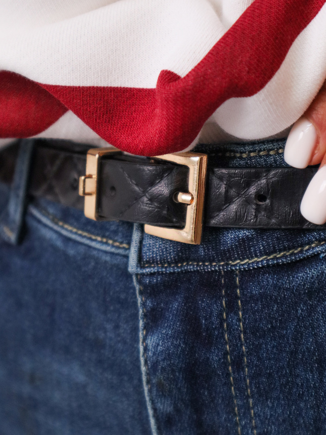 SPODNIE JEANSOWE Z PRZESZYCIAMI I WYSOKIM STANEM- GRANATOWE