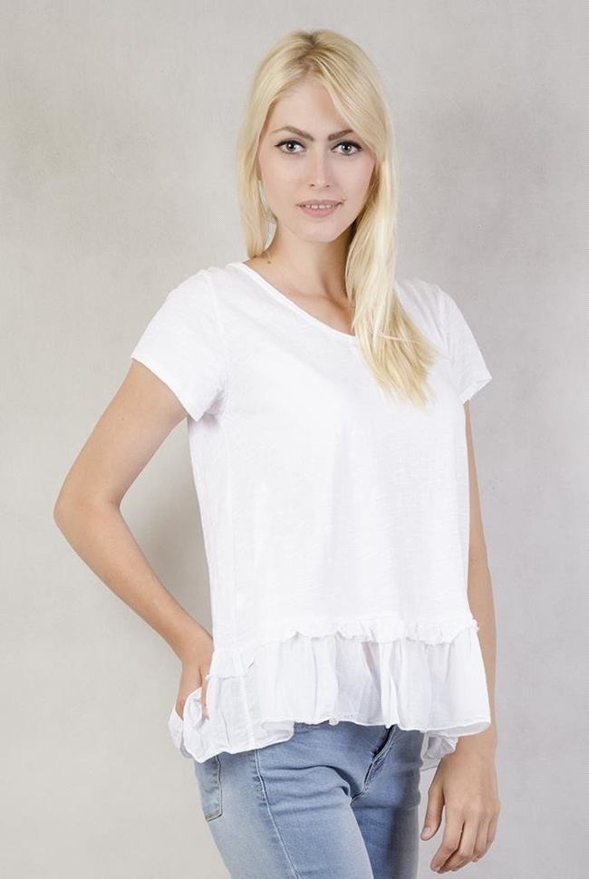 Biała bluzka z falbanką