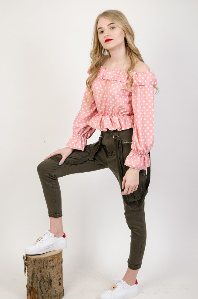 Spodnie joggery w kolorze khaki z szelkami