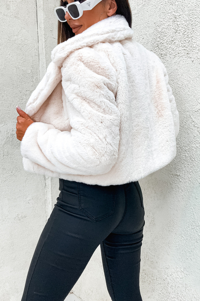 KRÓTKA FUTRZANA KURTKA- BIAŁA