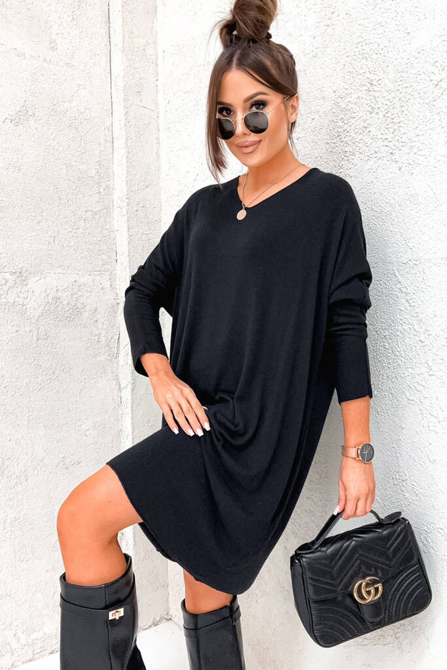 SUKIENKA MIDI OVERSIZE Z DEKOLTEM W SEREK- CZARNA