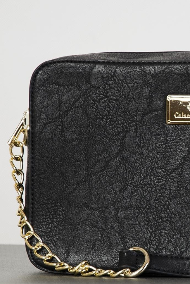 Duża czarna torebka na złotym łańcuszku