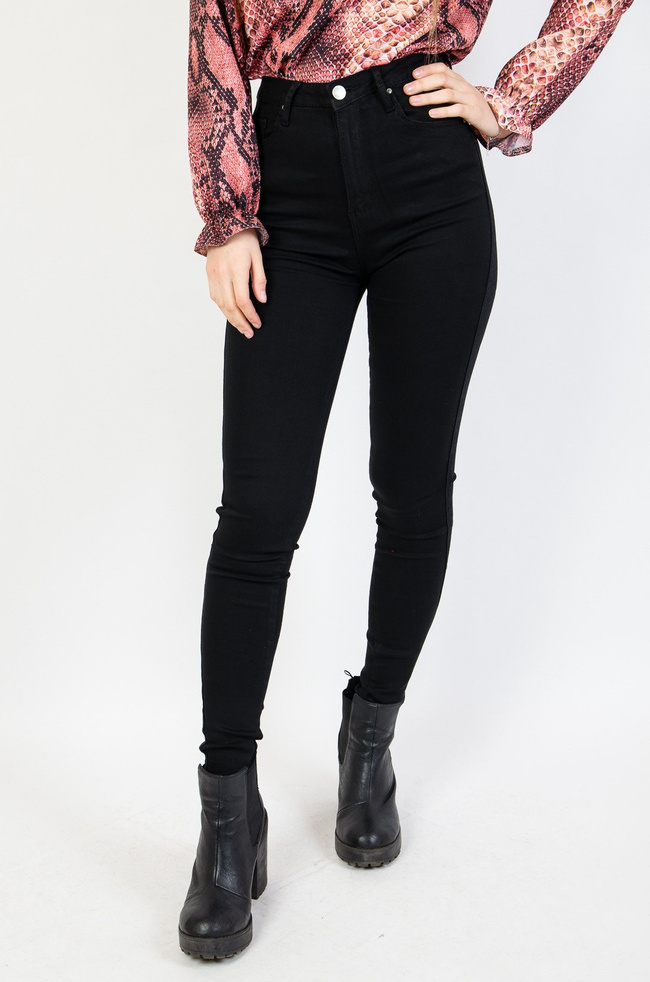 Czarne spodnie z wysokim stanem