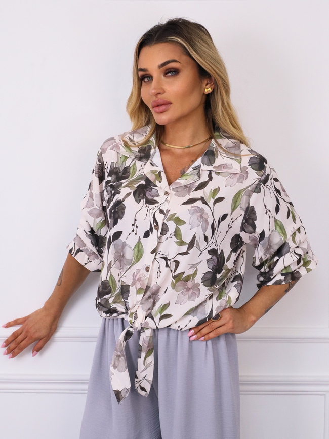 KOSZULA W SZARE KWIATY Z DRAPOWANYMI RĘKAWAMI I WIĄZANIEM