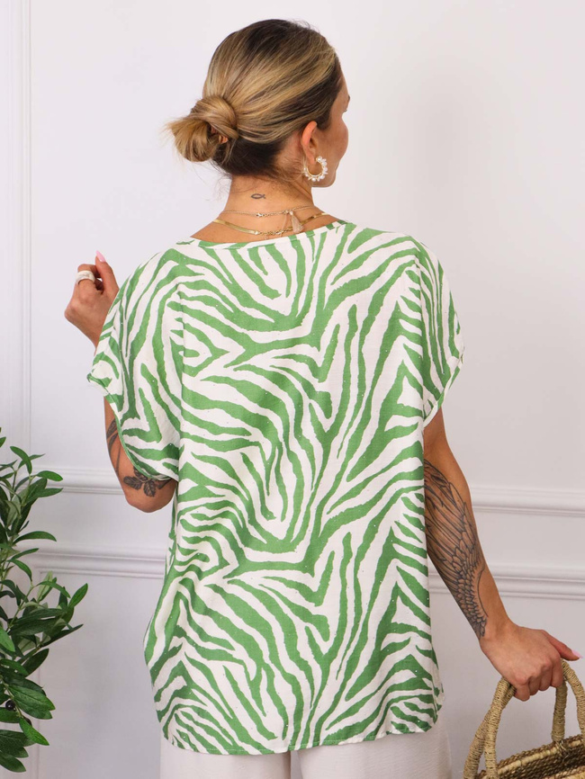 T-SHIRT OVERSIZE W ZEBRĘ Z OZDOBNYMI CYRKONIAMI- ZIELONY