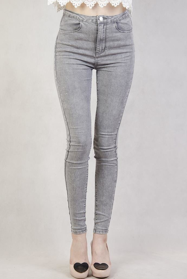 Szare rurki z wysokim stanem