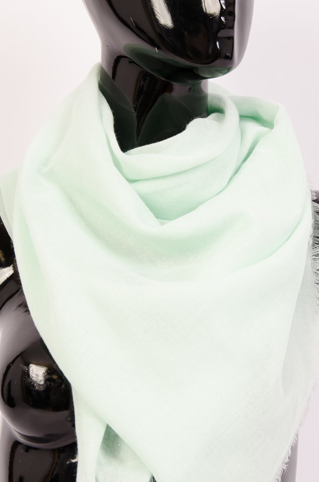 Zielony szalik z brokatem