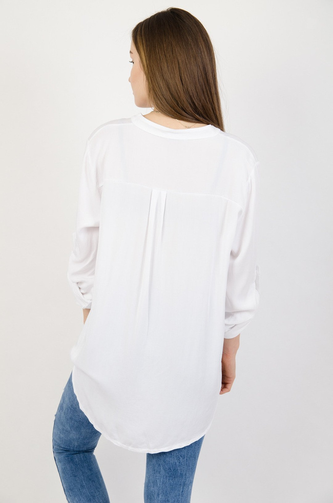 Biała bluzka koszulowa zapinana na guziki 