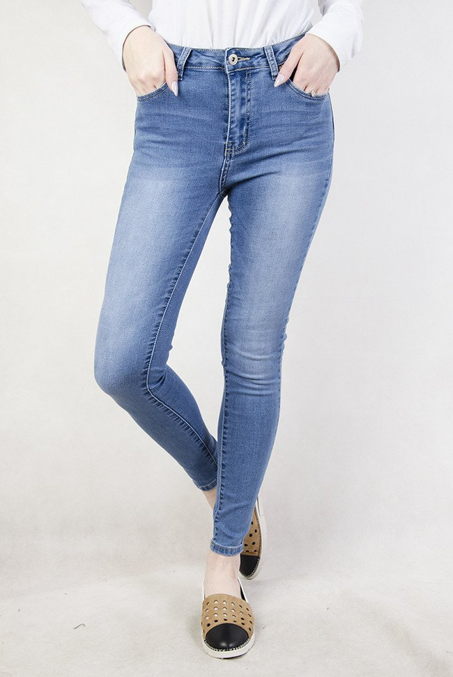 Jasne spodnie jeansowe z wysokim stanem