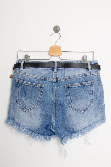 JEANSOWE SZORTY Z PRZETARCIAMI Z PASKIEM W ZESTAWIE