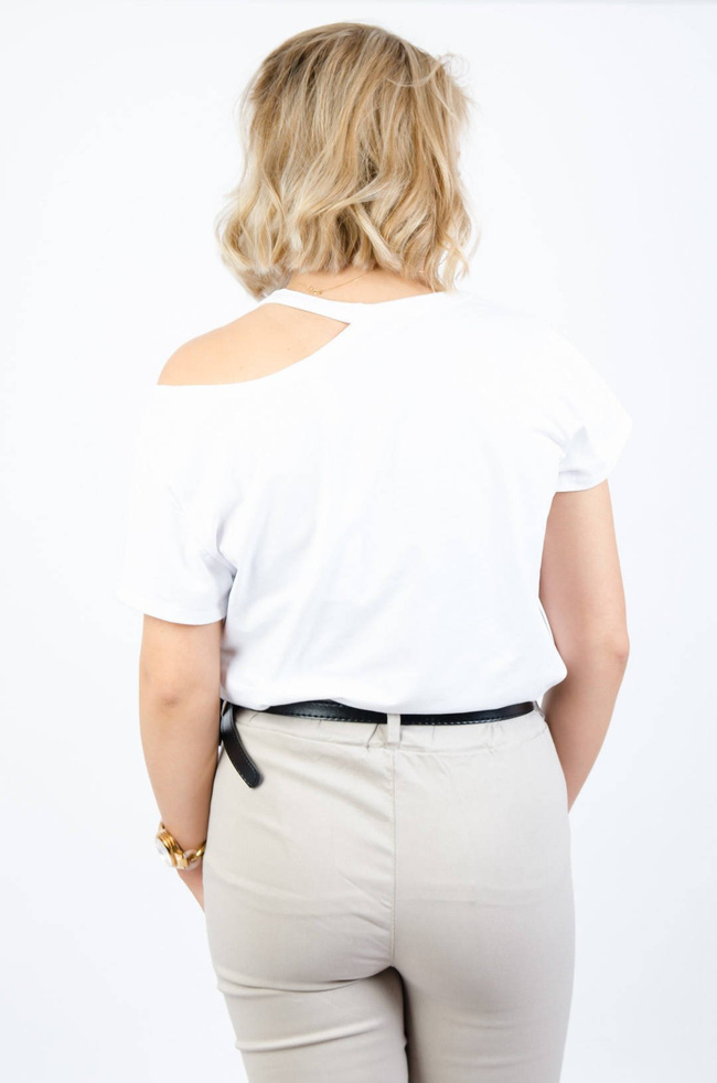 BIAŁY T-SHIRT FAITH Z WYCIĘCIEM 