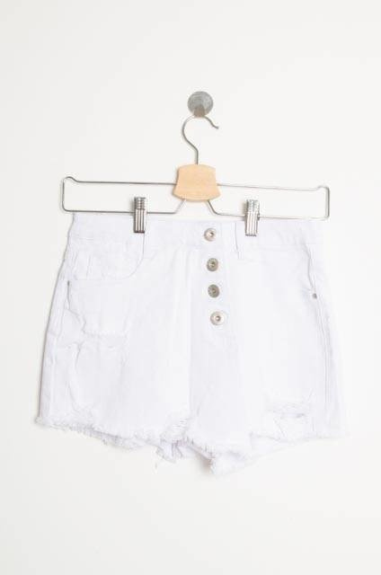 BIAŁE JEANSOWE SZORTY Z ZAKŁADKĄ NA GUZIKI