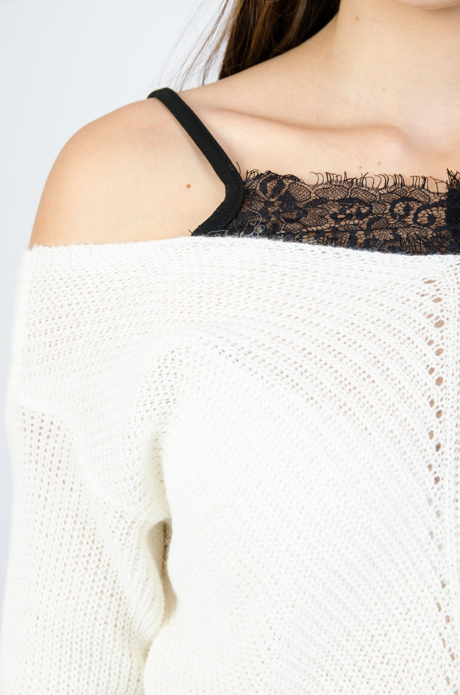 KREMOWY DŁUGI SWETER Z KORONKĄ