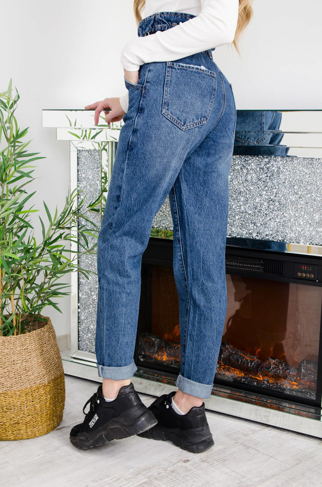 CIEMNE JEANSY MOM FIT Z GUMĄ W PASIE-WYSOKI STAN