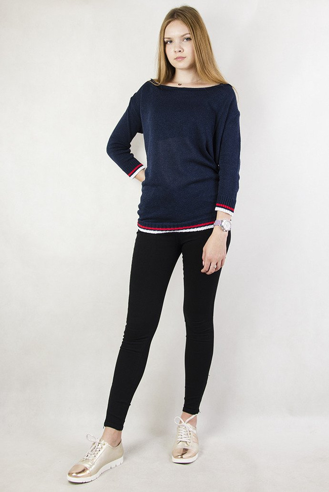 Granatowy sweterek z wiązaniem z tyłu