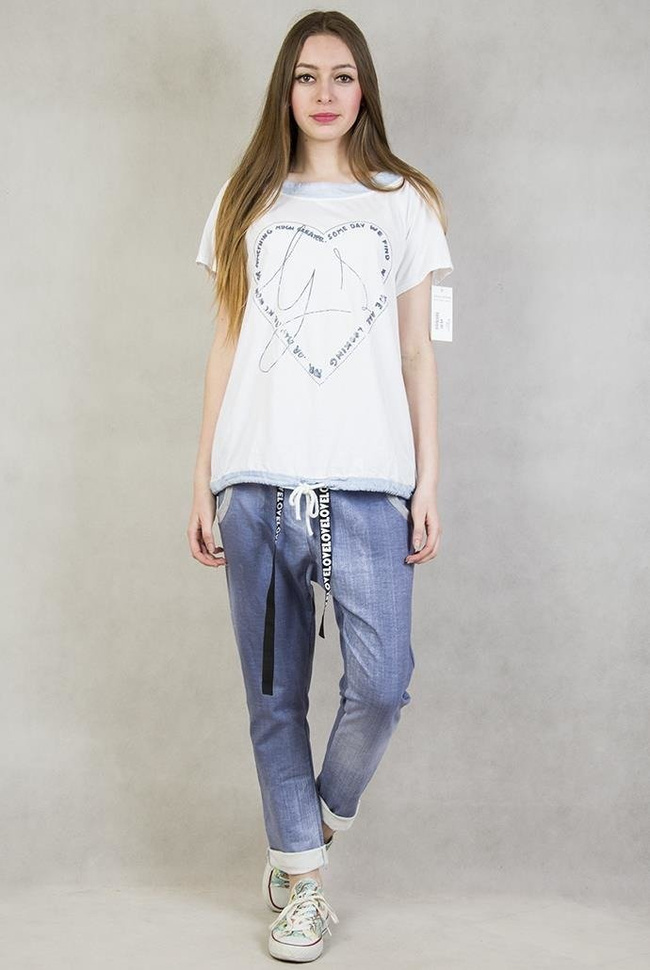 Biała bluzka z sercem, wiązana na sznurek