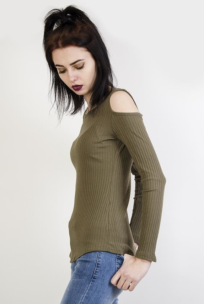 Zielona prążkowana bluzka z wycięciami na ramionach